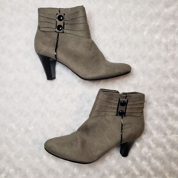 Life Stride 9.5M Yesterday faux suede grey ankle bootie casual everyday office - Picture 1 of 10